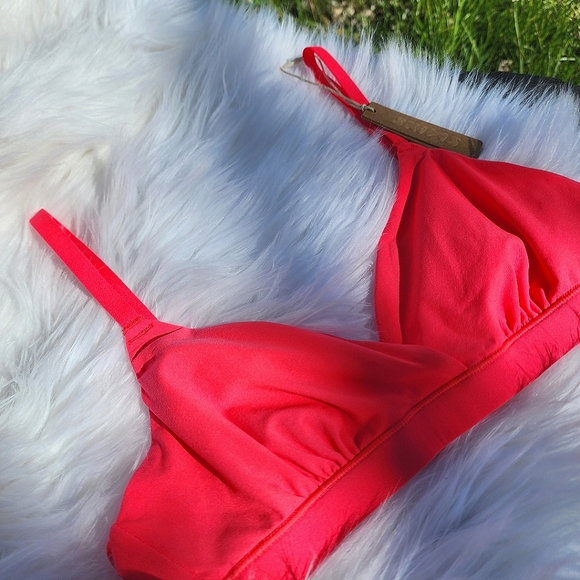 SKIMS Fits Everybody Triangle Crossover Bralette in Ultra Pink size XS NWT - Picture 2 of 5